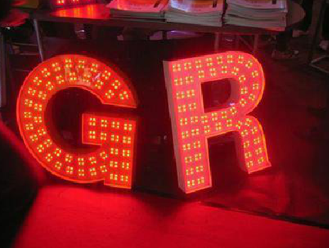 石首LED发光字常见的安装误区。